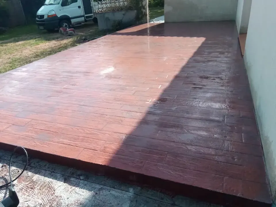 Pose de béton décoratif à Bouin
