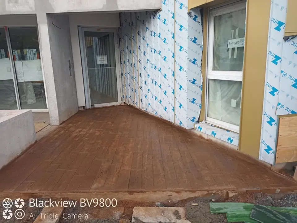 Pose de béton décoratif